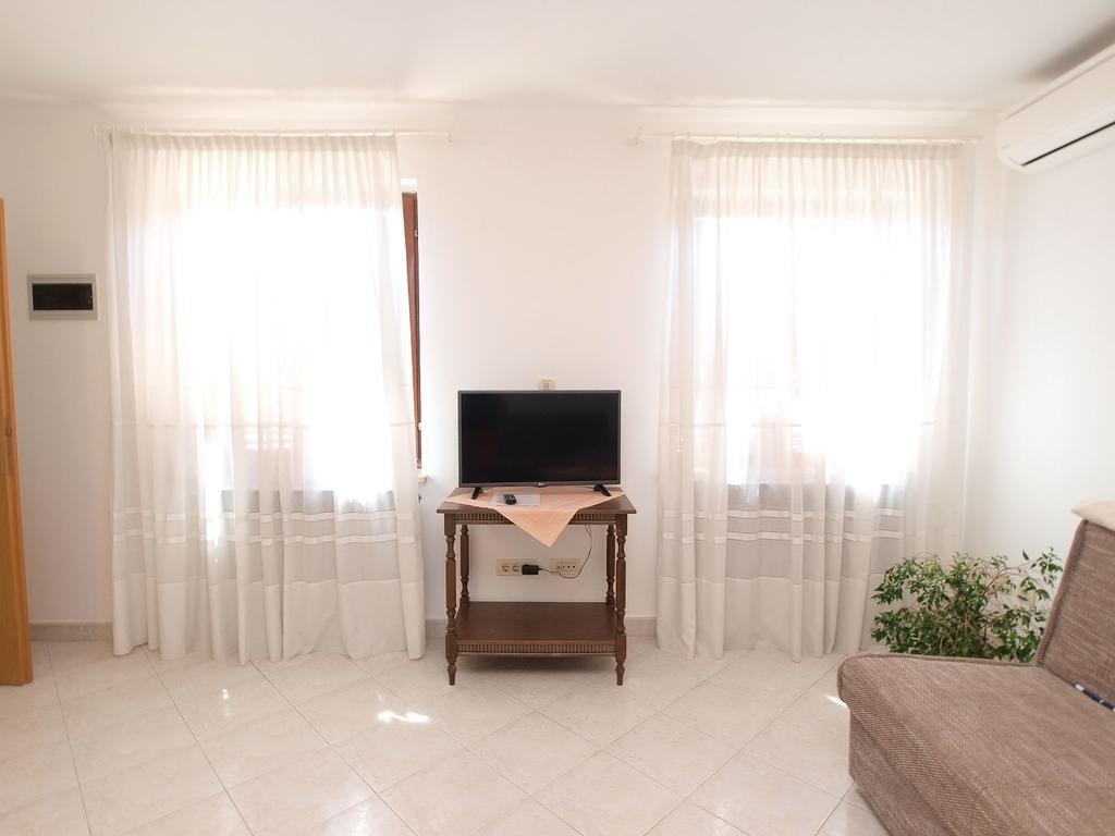 Apartments Milan 1457 Ровинь Экстерьер фото