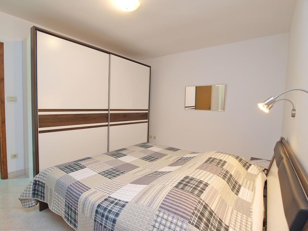 Apartments Milan 1457 Ровинь Экстерьер фото